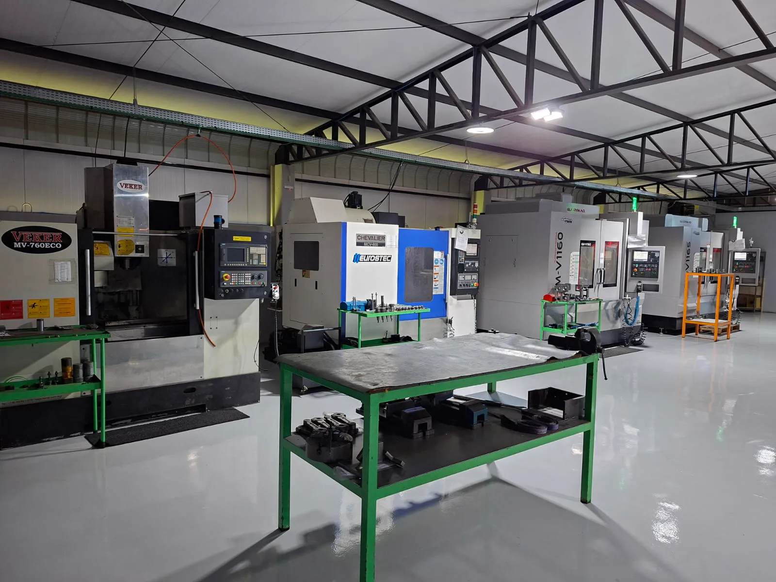 Setor de usinagem CNC da JBL Pet em Toledo/PR